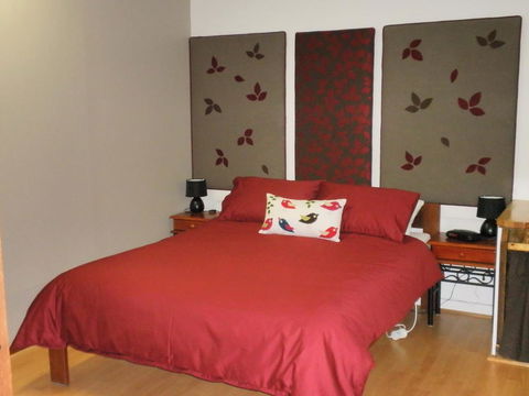 The Cosy Cottage - Tourism Townsville 3