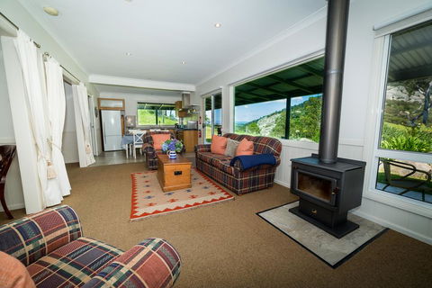 The Cottage At The Bryn At Tilba - Tourism Townsville 3