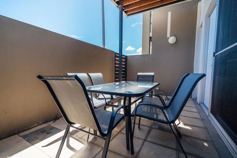 The Cove @ New Port-Pool - Spa - Sauna - Gym & More - Tourism Townsville 3