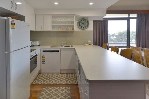 The Crest 6 33 Pacific Drive - Tourism Townsville 2