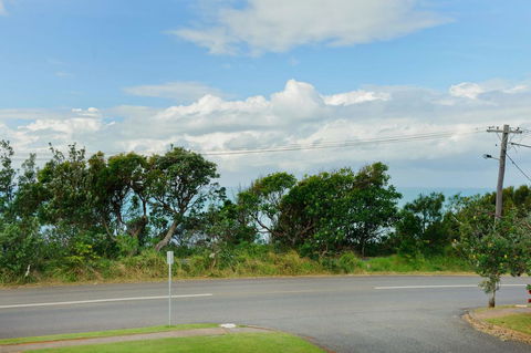 The Crest 6 33 Pacific Drive - Tourism Townsville 1