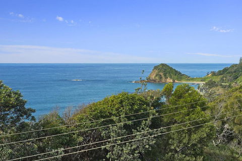 The Crest 8 33 Pacific Drive - Tourism Townsville 1
