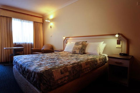 The Crossing Motel - Tourism Townsville 0