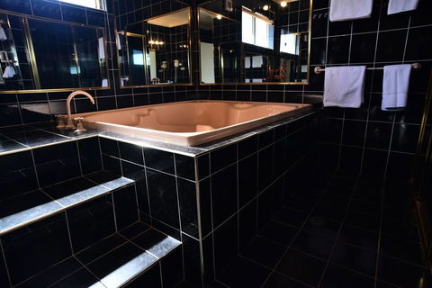 The Crossing Motel - Tourism Townsville 1