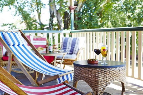 The Daylesford Hotel - Tourism Townsville 0