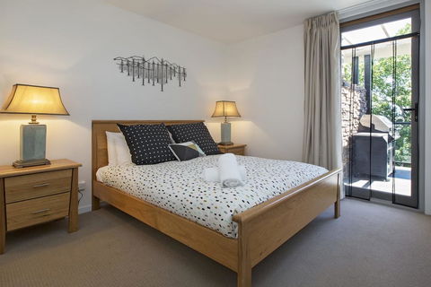 The Edge Apartment 5 Jindabyne - Tourism Townsville 3