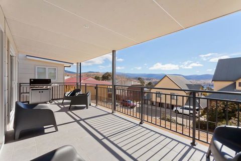 The Elements East - Jindabyne - Tourism Townsville 1