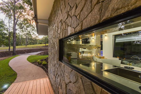 The Feathered Nest - Luxury Wildlife Retreat - Tourism Townsville 2