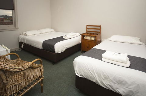 The George Hotel - Tourism Townsville 2