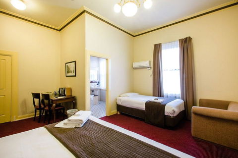 The Glenferrie Hotel Hawthorn - Tourism Townsville 2