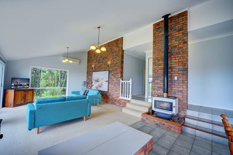 The Hillside House - Tourism Townsville 2