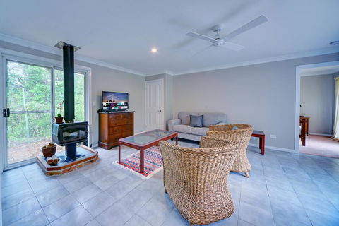 The Hillside Villa - Tourism Townsville 2