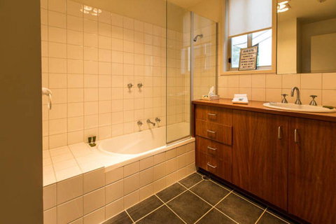 The Homestead At Holmeslgen At Eildon - Tourism Townsville 2