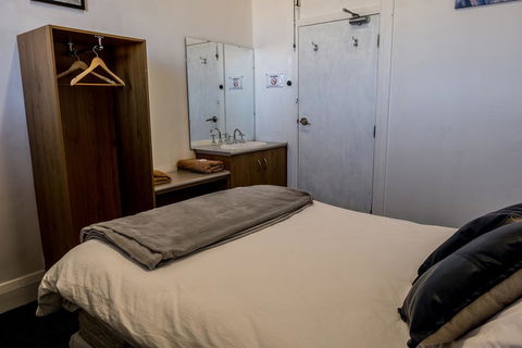 The Imperial Hotel - Tourism Townsville 3