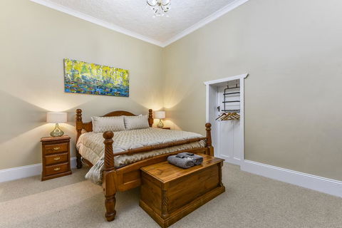 The Jazz B&B - Tourism Townsville 3