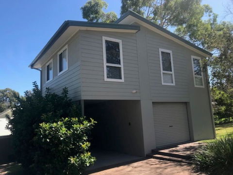 The Lake Guesthouse - Tourism Townsville 0