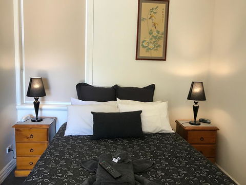 The Lodge Outback Motel - Tourism Townsville 3
