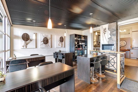 The Madsen Boutique Hotel - Tourism Townsville 0