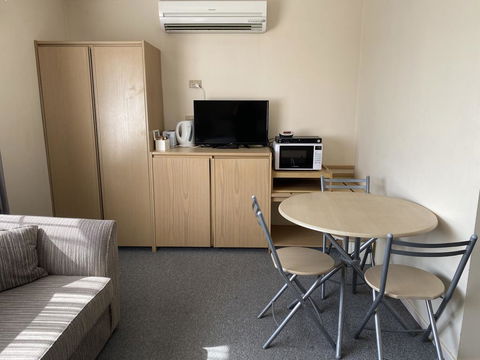 The Major Mitchell Motel - Tourism Townsville 3