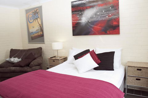 The Mews Motel - Tourism Townsville 3