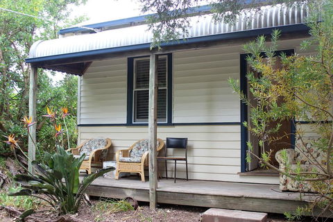 The Old Cottage @ Cowes - Tourism Townsville 0