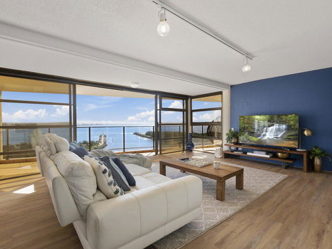 The Penthouse @ Point Cartwright - INSTANT HOTEL WINNER 2019 - Tourism Townsville 1