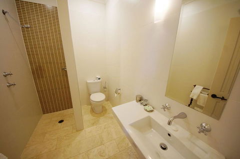 The Playhouse Hotel - Tourism Townsville 1