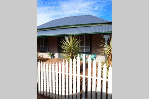 The Pool House - Tourism Townsville 1
