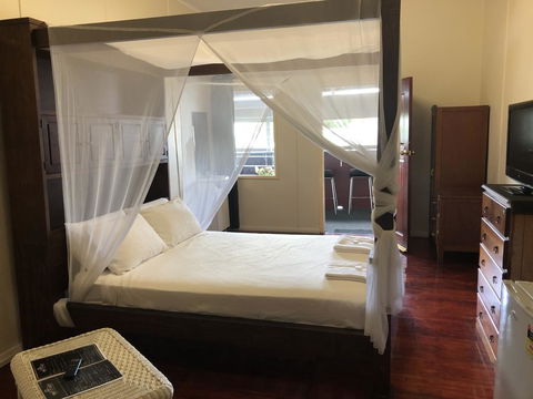 The Prince Of Wales - Tourism Townsville 0