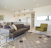 The Princess Bride - Executive 3BR Bulimba Apartment with Balcony in Central Location - Tourism Townsville