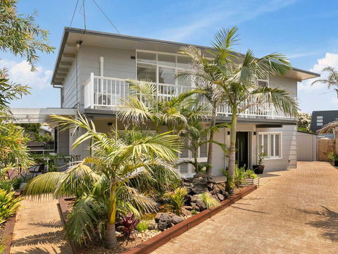 The Resort At 222 - Tourism Townsville 3