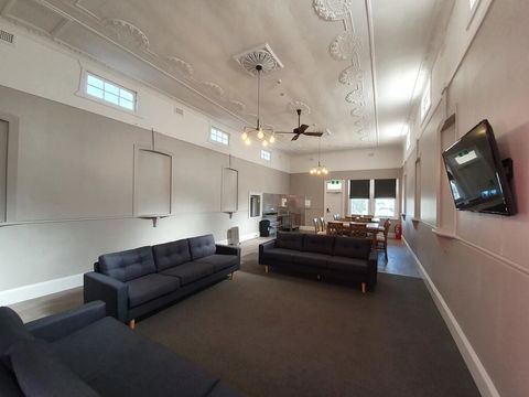 The Royal Hotel - Tourism Townsville 3