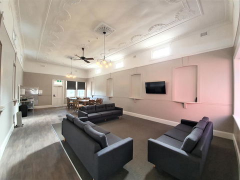 The Royal Hotel - Tourism Townsville 2