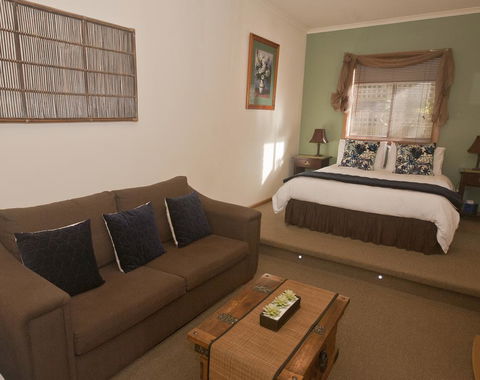 The Shingles Riverside Cottages - Tourism Townsville 3