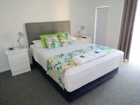 The Shores Holiday Apartments - Tourism Townsville 2