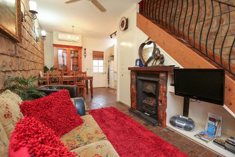 The Stable On Olive - Tourism Townsville 3
