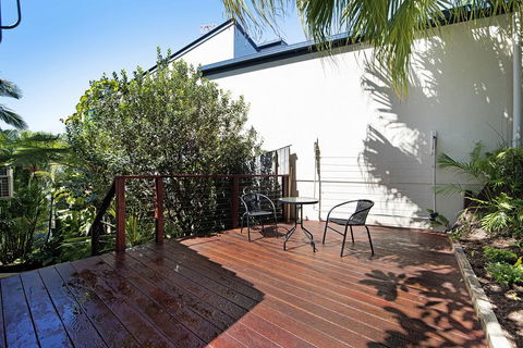 THE VIEW, TUGUN - 4 Bedrooms - Sea Views - Private Heated Pool - Tourism Townsville 1