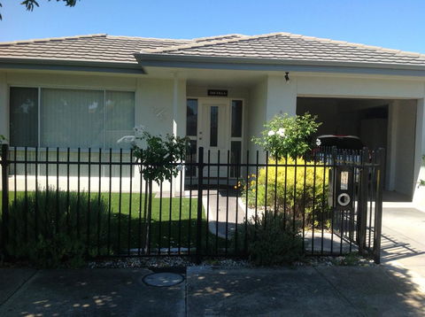The Villa Kyabram - Tourism Townsville 0