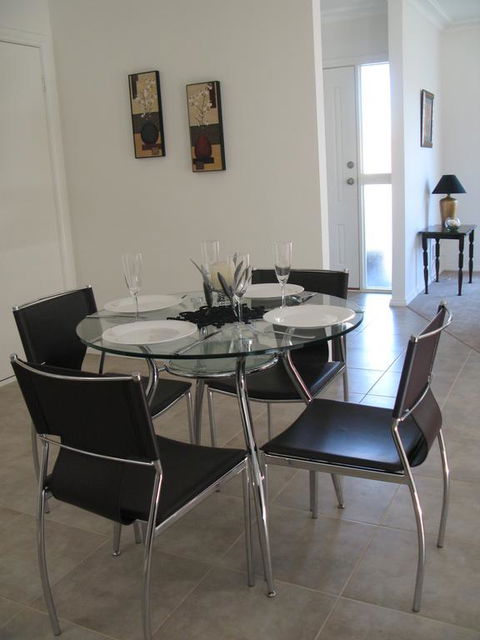 The Villa Kyabram - Tourism Townsville 3