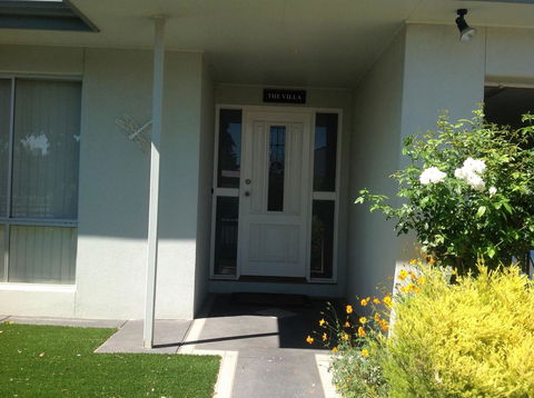 The Villa Kyabram - Tourism Townsville 1