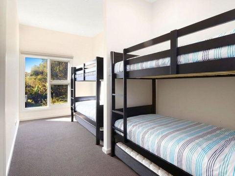 The Wharf House - Budgewoi - Tourism Townsville 1