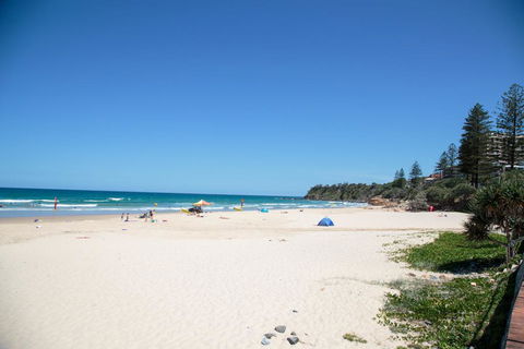 The White House - Central Coolum With Spectacular Ocean Views And WiFi - Tourism Townsville 2