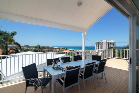 The White House - Central Coolum With Spectacular Ocean Views And WiFi - Tourism Townsville 3