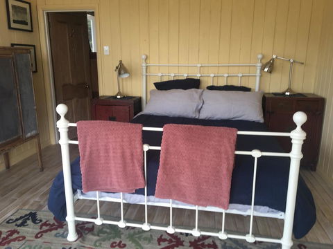 The Woolshed And Farmhouse Blue, Bruny Island - Tourism Townsville 2