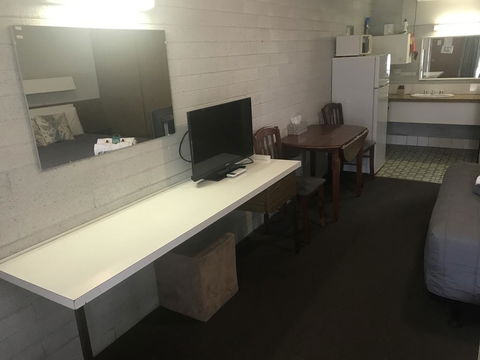 Thomas Lodge Motel - Tourism Townsville 2