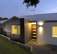 Three Bedroom Two Bathroom Family Home - Tourism Townsville
