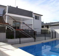 Thurlow Beach House with pool - stroll to CBD and Dutchies Beach - Tourism Townsville