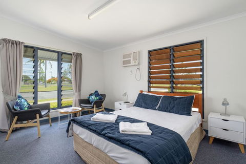 Tin Can Bay's Sleepy Lagoon Motel - Tourism Townsville 1