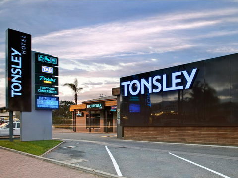 Tonsley Hotel - Tourism Townsville 1