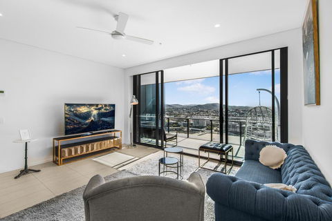 Top Floor 3 Bed Apartment With Million Dollar Views - Tourism Townsville 0